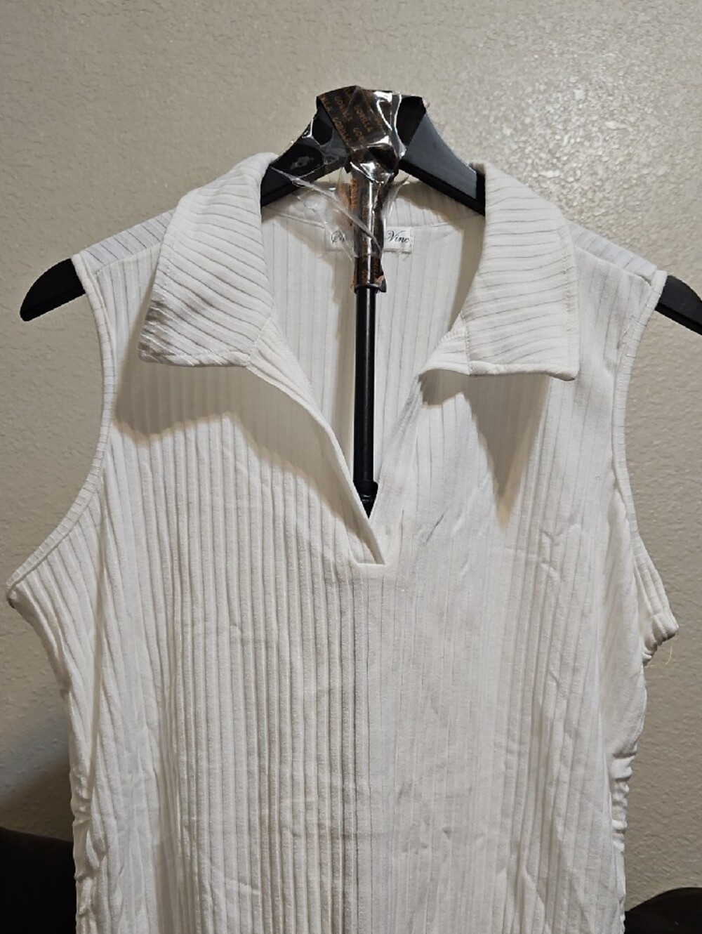 Sleeveless Ribbed Collared V-Neck Blouse - White - Picture 2 of 7